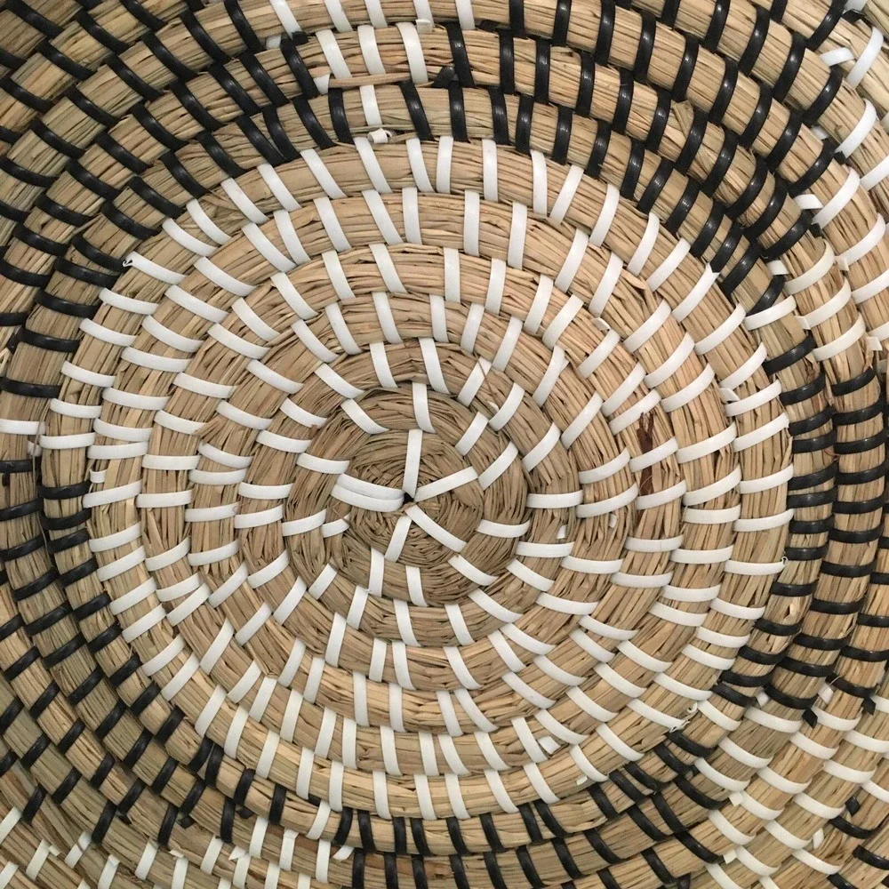 Round Sweet grass Serving Tray, Hand Woven Star Design Tan‎ Black White 14